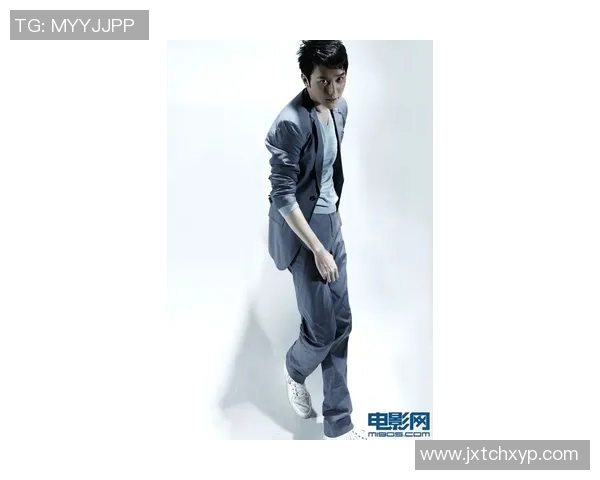 足球明星穿西装帅气写真展现男生魅力与风采的完美结合